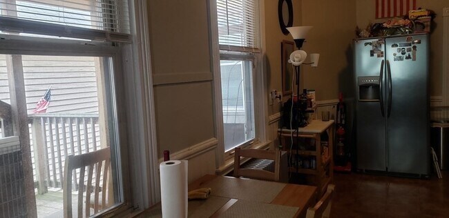 Building Photo - 473 Sumner St