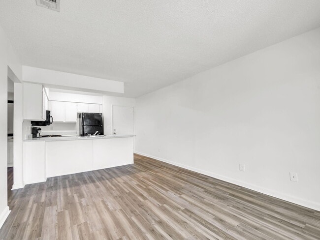 Building Photo - 445 Gulf Shore Dr