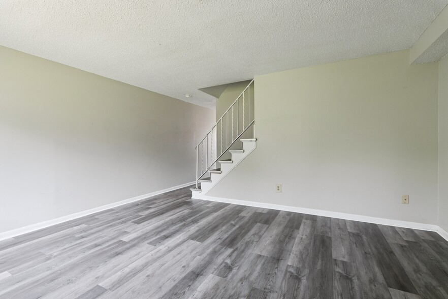 Building Photo - Gateway Apartments