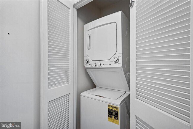 Building Photo - 2440 16th St NW