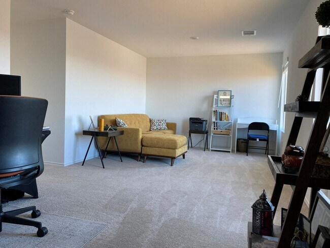 Building Photo - 252 Tugboat Annie Wy