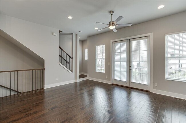 Building Photo - 721 Taylor Ct