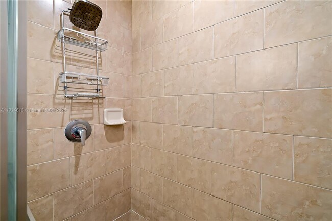 Building Photo - 3001 NE 185th St