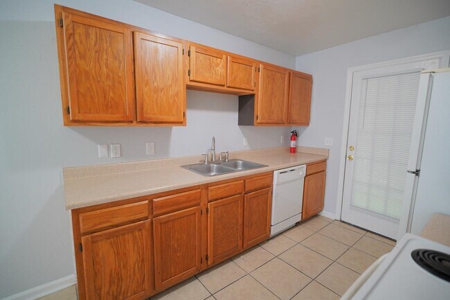 Building Photo - 2446 Talco Hills Dr
