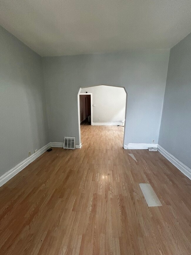 Building Photo - 448 W 118th St
