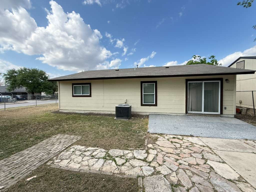 Building Photo - 5542 Snow Fox Dr