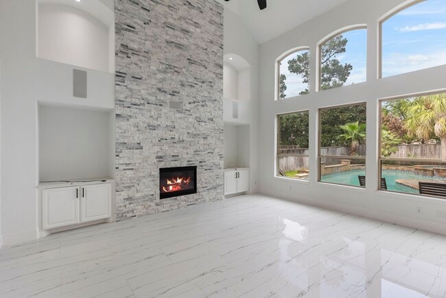 Building Photo - 18 Player Vista Pl