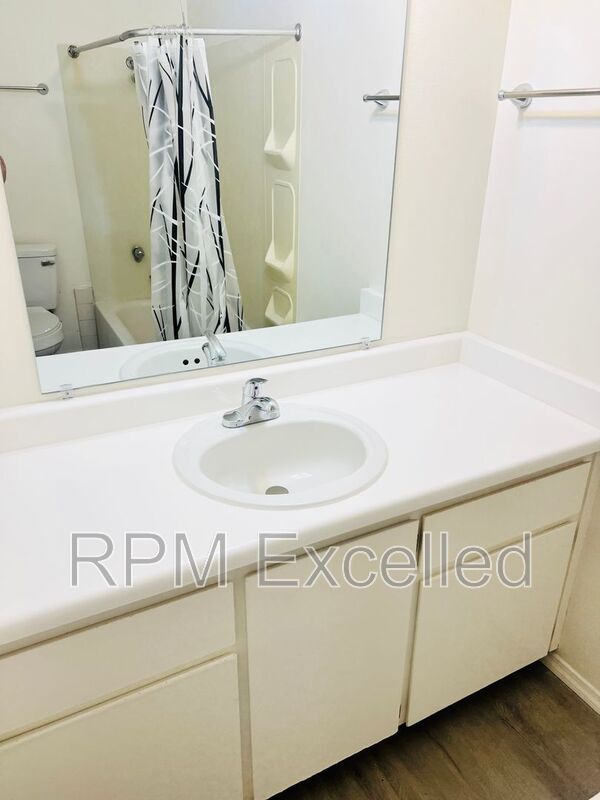 Building Photo - 2500 S 286th Pl