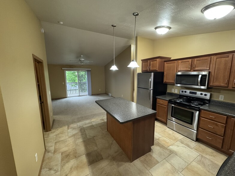 Building Photo - Meadow Ridge Apartments
