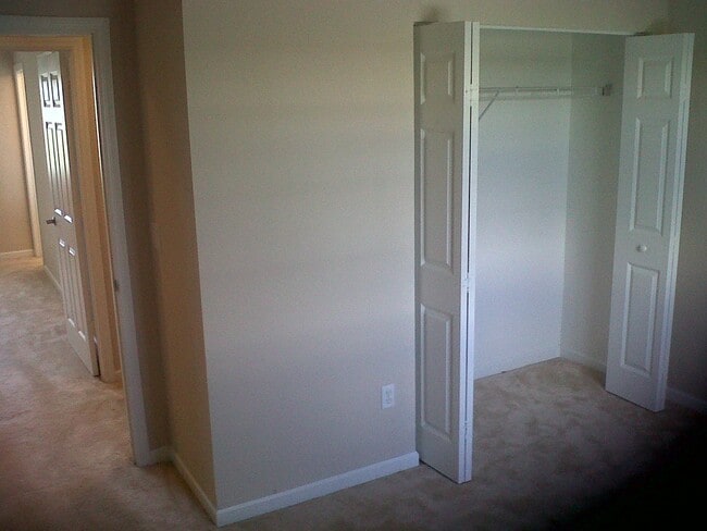 Building Photo - 1221 Lucaya Dr