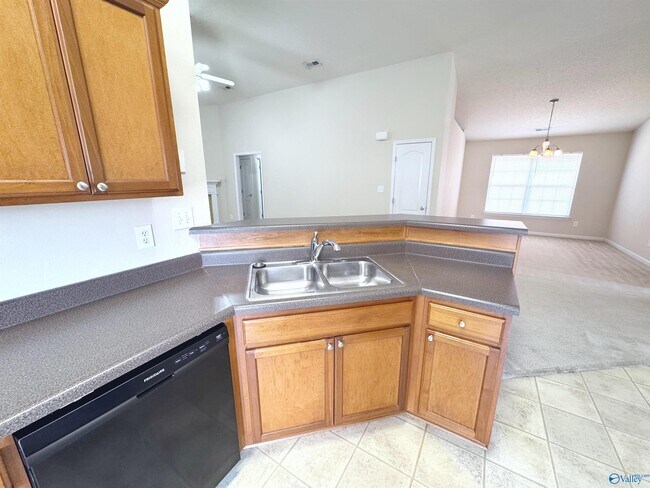 Building Photo - 120 Clover Ridge Dr