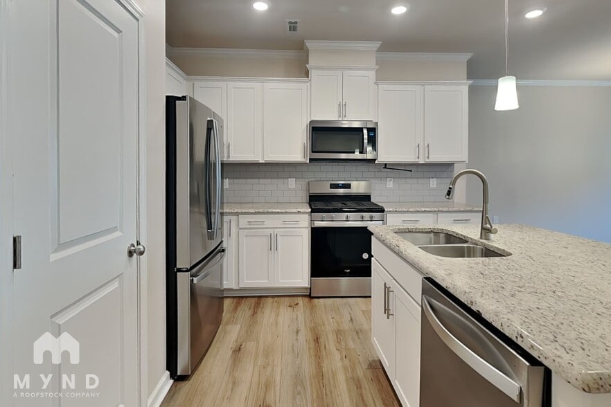 Building Photo - 845 Falls Grove Trl