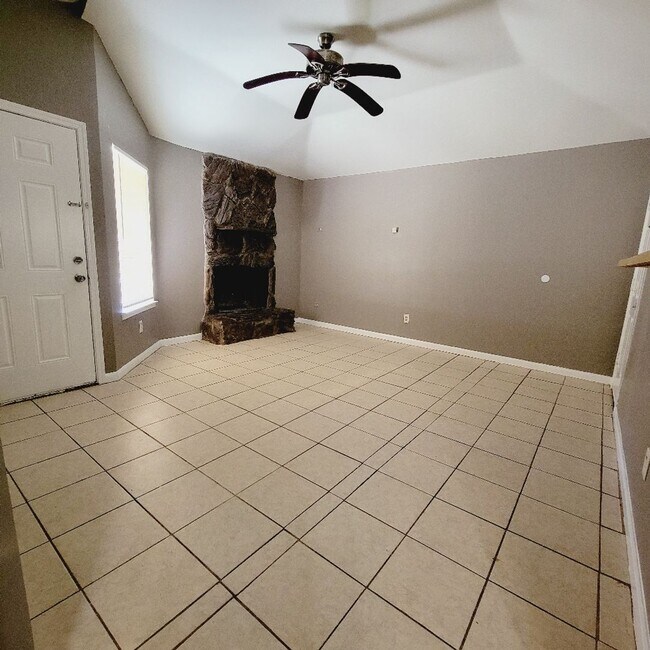 Building Photo - 8607 Crystal Cove Cir