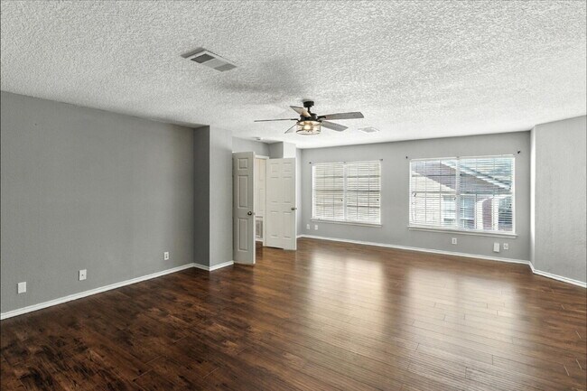 Building Photo - 22023 Oriole Hill Dr