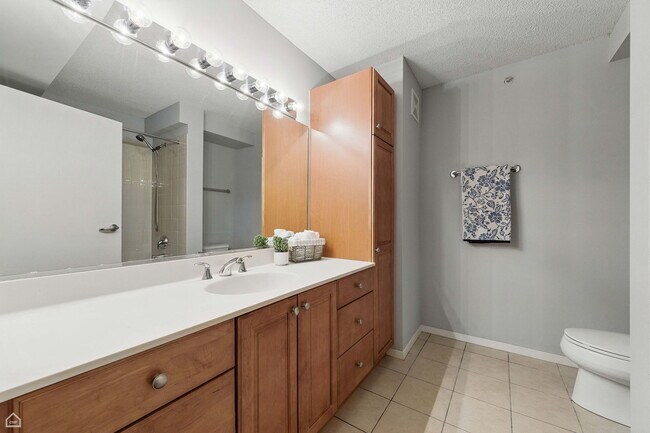 Building Photo - 9715 Woods Dr