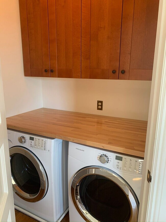 Building Photo - 1915-1919 Berkeley Way