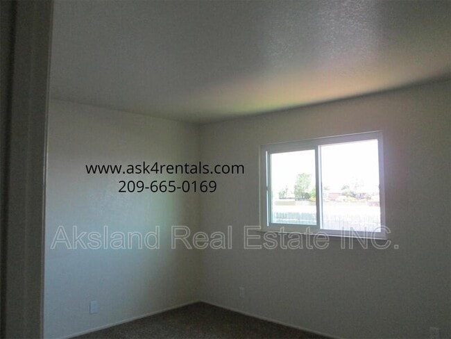 Building Photo - 200 Northwoods Ave