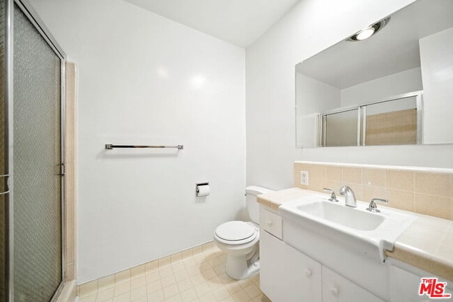 Building Photo - 833 9th St
