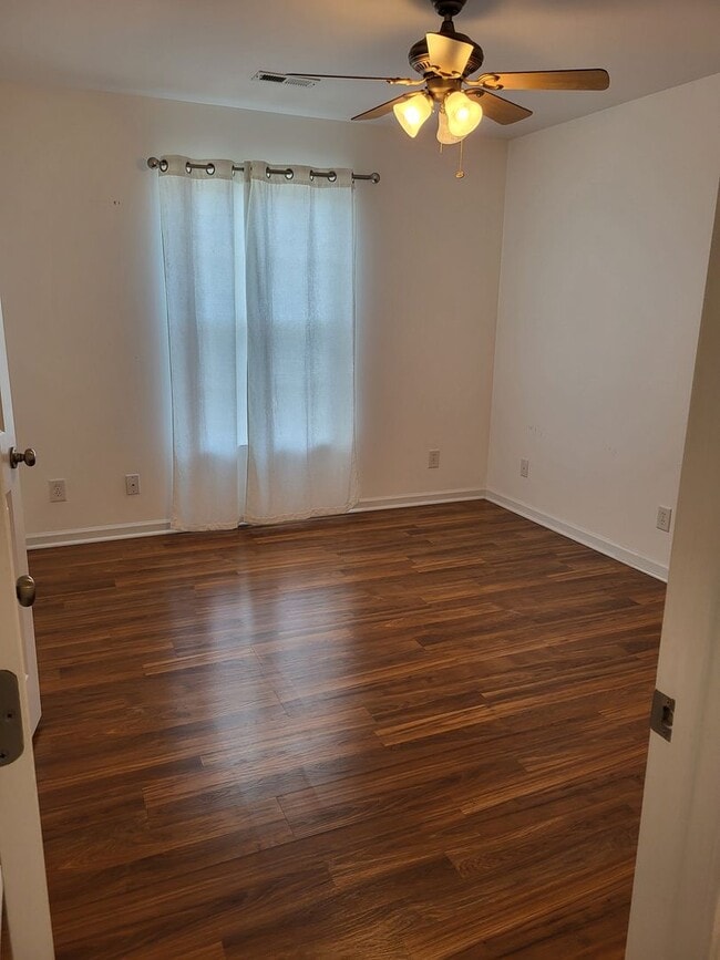 Building Photo - Welcome home to this charming second-floor 2 bedroom, 2 bath condo.