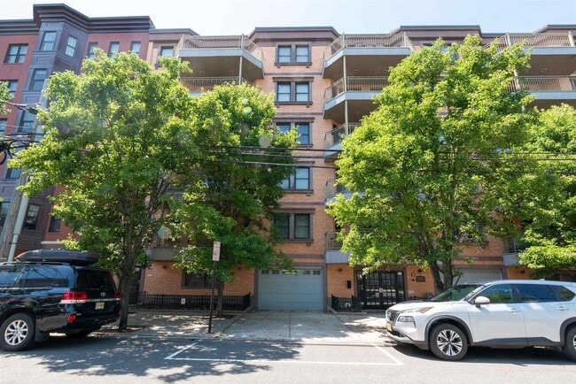 Building Photo - 920 Jefferson St