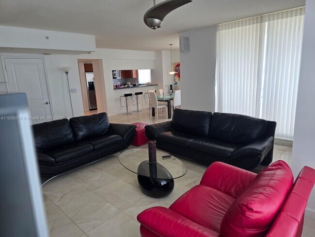 Building Photo - 610 W Las Olas Blvd