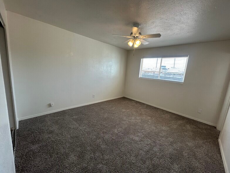 Building Photo - 3062 N 42nd Ave