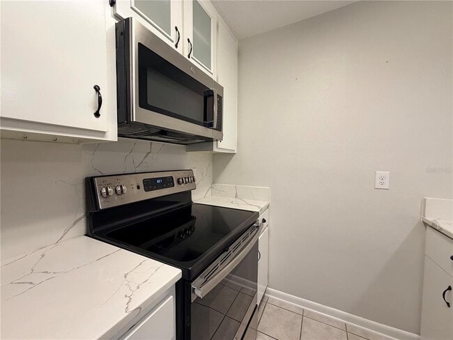 Building Photo - 900 Ave Z SE