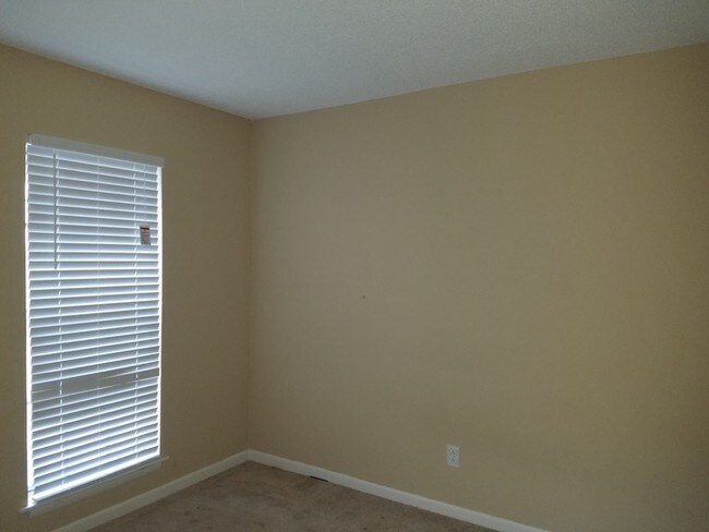 Building Photo - 2 BRM CONDO