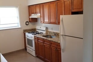 Building Photo - 92 Parrott Pl