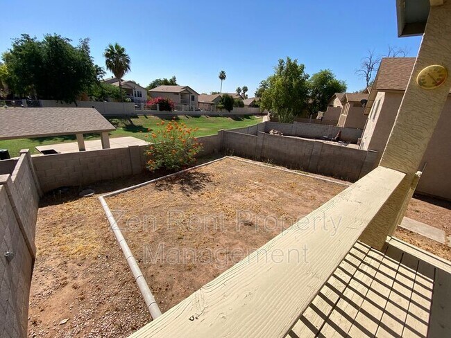 Building Photo - 921 S Val Vista Dr