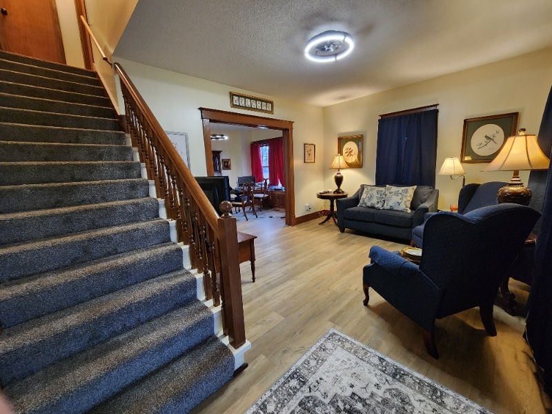 Building Photo - 614 Hwy 44 W