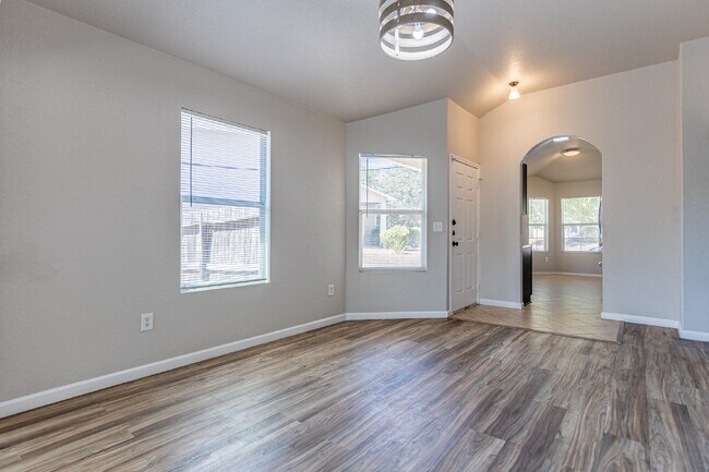 Building Photo - 9802 Vandenberg Way