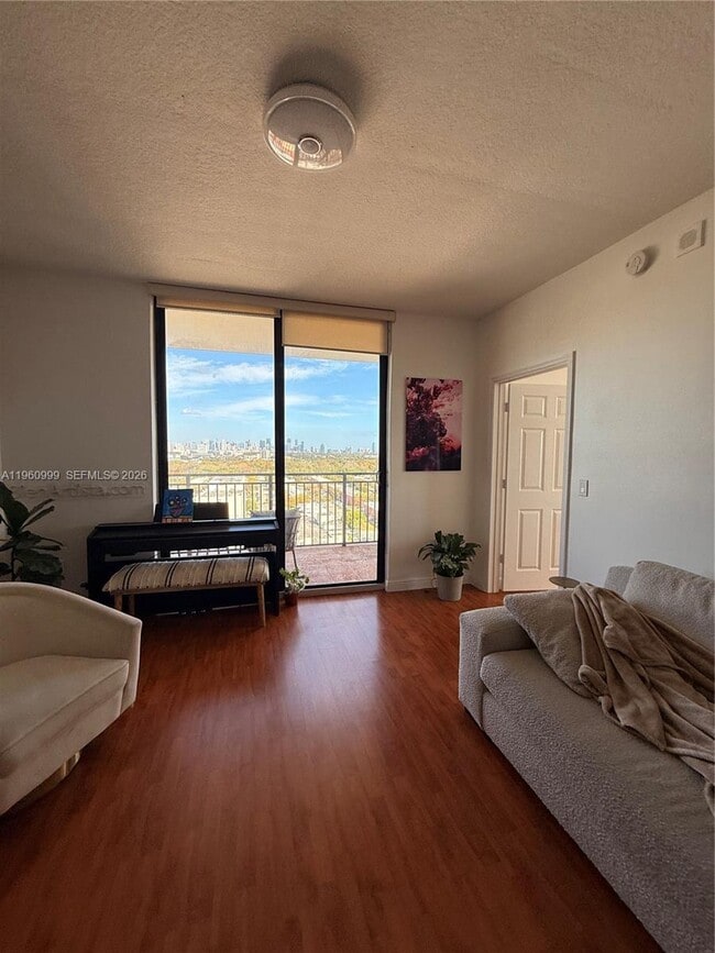 Building Photo - 888 Douglas Rd