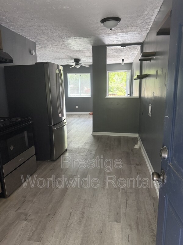 Building Photo - 4125 Sandfort Rd