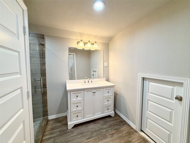 Building Photo - 415 Northern Pike Dr