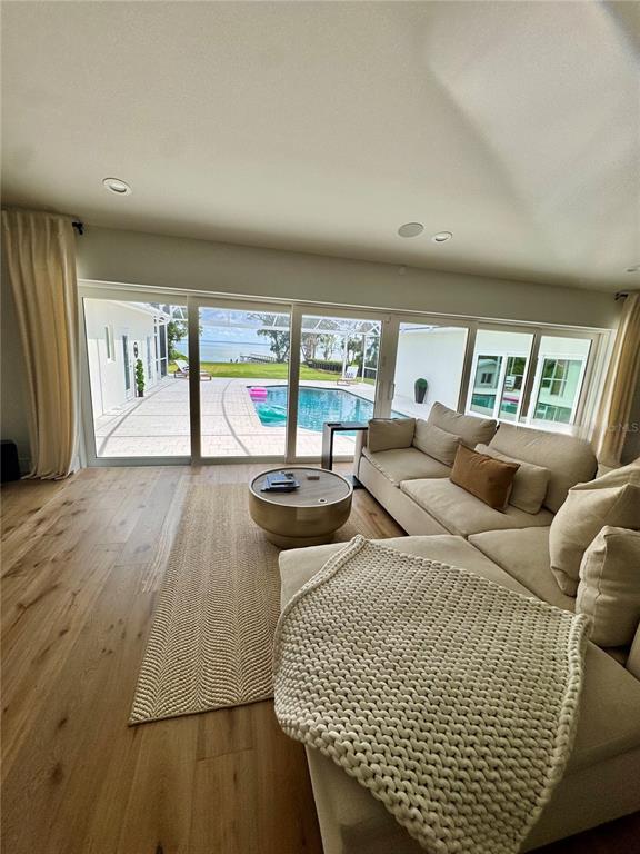 Building Photo - 1021 Temple Grove Pl