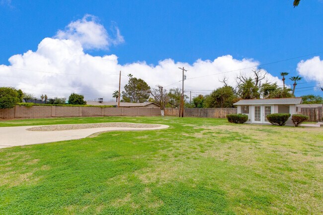 Building Photo - 2917 E Mariposa St