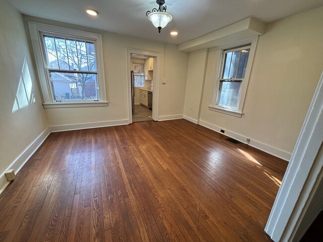Building Photo - Remodeled 3 Bedroom Home - Available Now!