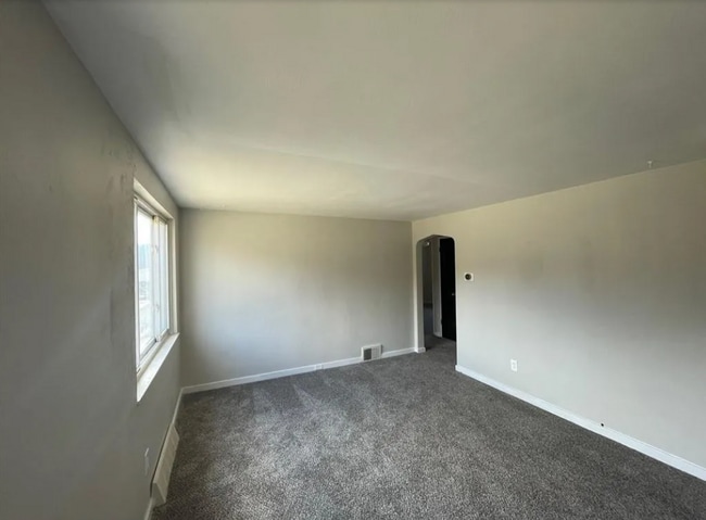 Building Photo - 616 Perrilyn St