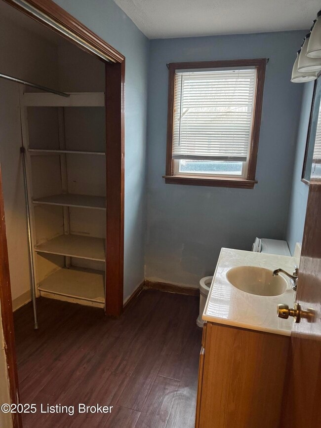 Building Photo - 4019 Lomond Dr