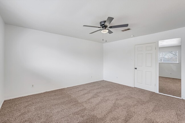 Building Photo - 1057 Willow Oaks Cir