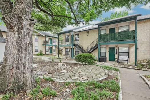 Building Photo - 1624 Aquarena Springs Dr