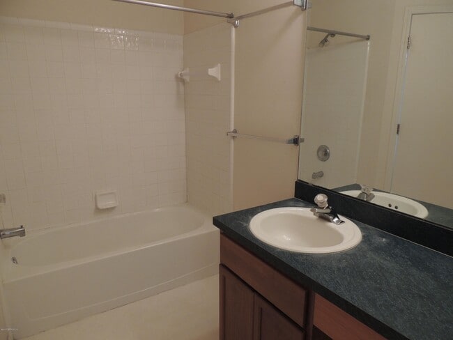 Building Photo - 12652 Ashmore Green Dr E