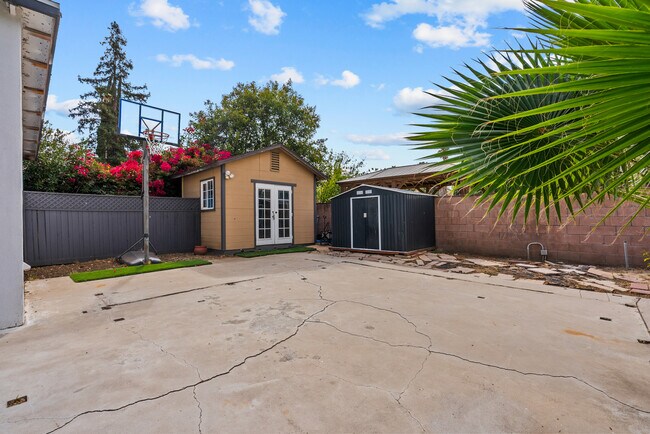 Building Photo - 23036 Burbank Blvd