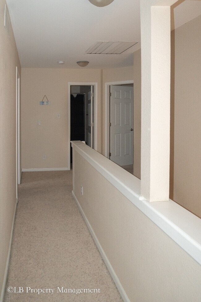 Building Photo - 4780 N Foxtail Dr