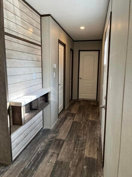 Building Photo - 133 Lillian St