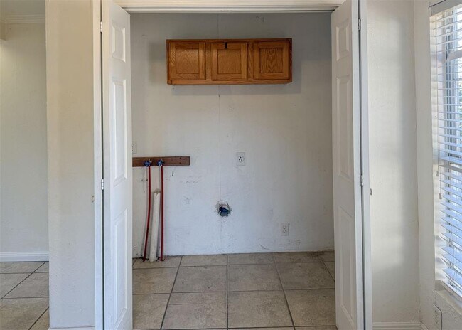 Building Photo - 2341 NW 37th St