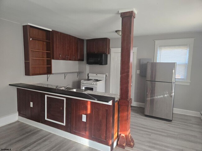 Building Photo - 514 Magellan Ave