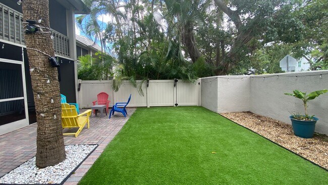 Building Photo - Charming 2/2 Seasonal Rental in Sarasota – Minutes from the Beach! Private Courtyard Included!!