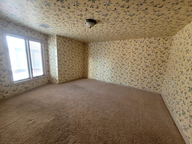 Building Photo - 1460 West Alex Bell Road